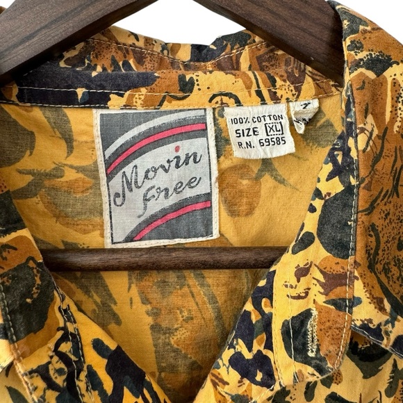 Movin Free Men’s VTG Hawaiian Abstract Button Down Short Sleeve Shirt RARE Sz XL - Picture 7 of 12